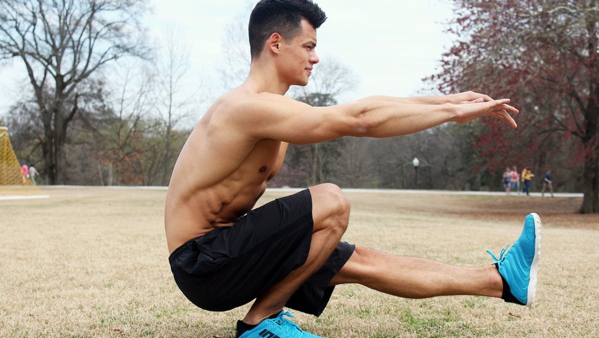 Calistenia: cinco exercícios para treinar o corpo inteiro em qualquer lugar